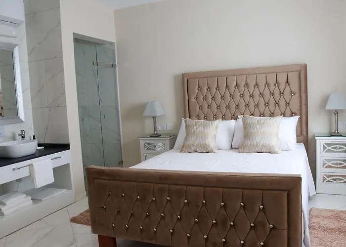 100 Boutique Living